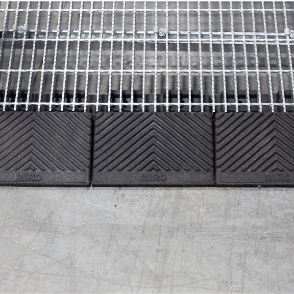 Rubber Transition Ramp – MIRO-CG Rooftop Supports